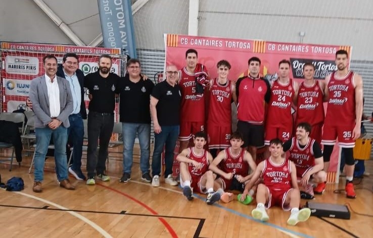 El CB Cantaires-Tortosa supera (62-72) el Vilafranca i assegura el segon lloc que li pot donar l’ascens a Copa Catalunya