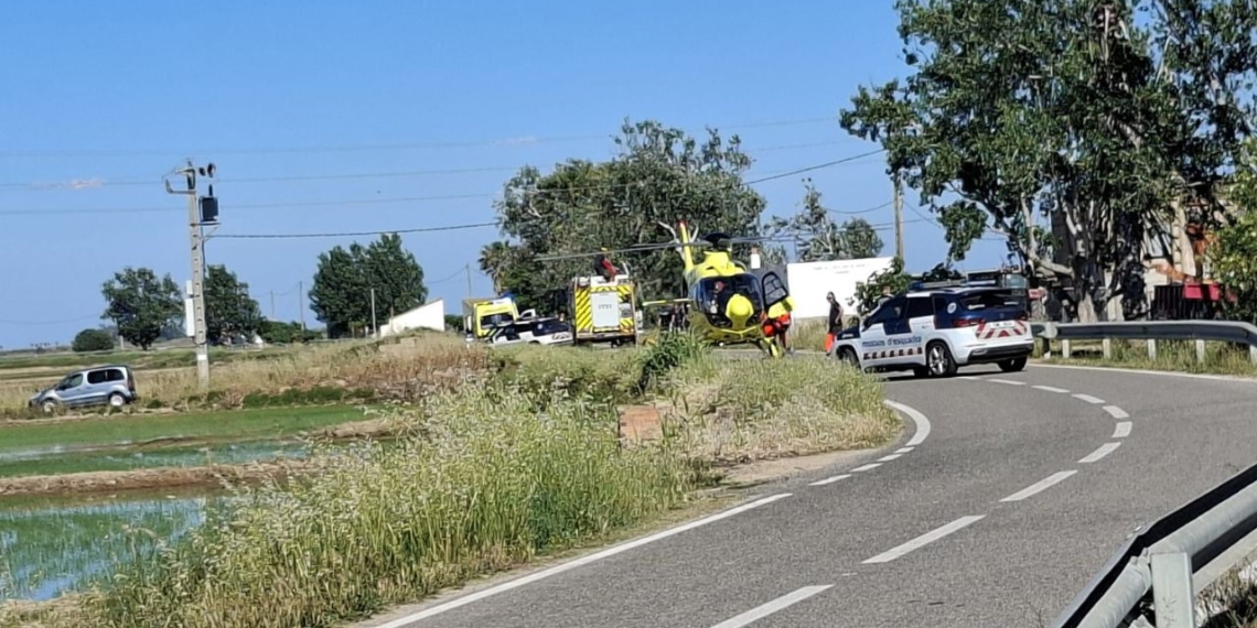 Mor un motorista a Deltebre en accident de trànsit a la carretera TV-3451 després de caure a un canal