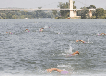 Amposta acull la 26a. Travessia d’Amposta Nedant l’Ebre i el Català d’Aigües Obertes