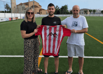 La UD Jesús i Maria presenta oficialment a Oliver Serrano com a nou entrenador