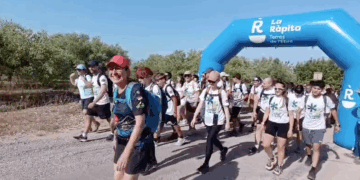225 participants prenen part en la 26a. Pujada a la Forada en lluna plena