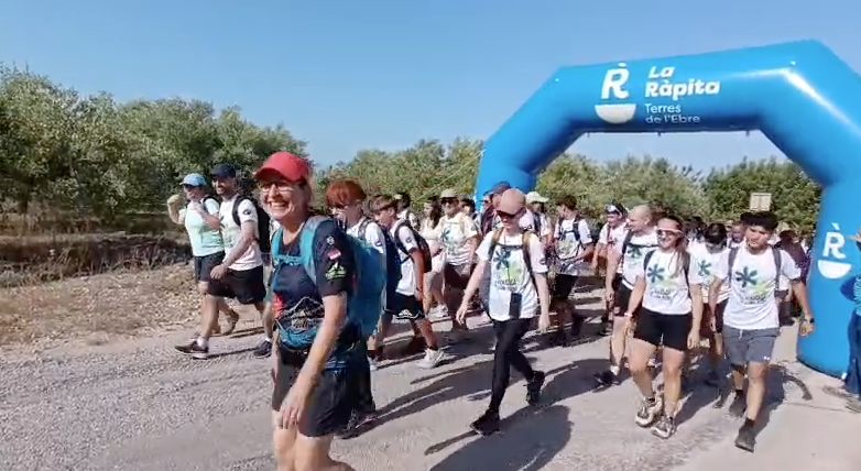 225 participants prenen part en la 26a. Pujada a la Forada en lluna plena