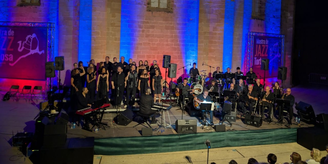 Arrenca la 33a Mostra de Jazz amb la Tortosa Big Band i el Cor Flumine