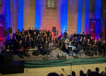 Arrenca la 33a Mostra de Jazz amb la Tortosa Big Band i el Cor Flumine
