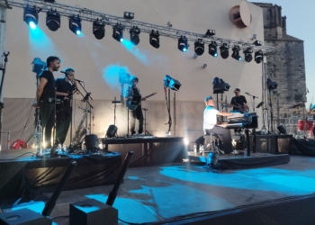 Manu Guix tanca el festival Toca’m amb la presentació de ‘Galàxies’ a la plaça de la Catedral 