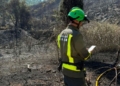 Controlat un incendi de vegetació a la Sénia que ha obligat a desallotjar dos masos