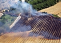 Els Bombers estabilitzen un petit incendi de vegetació a Flix