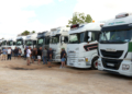 Marxa lenta amb una quinzena de camions en homenatge a un jove transportista mort al Lligallo del Roig