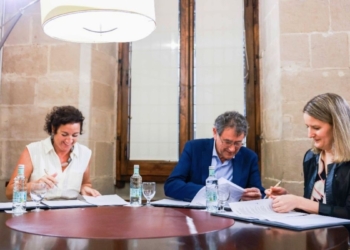 firma titularitat residencia gent gran batea