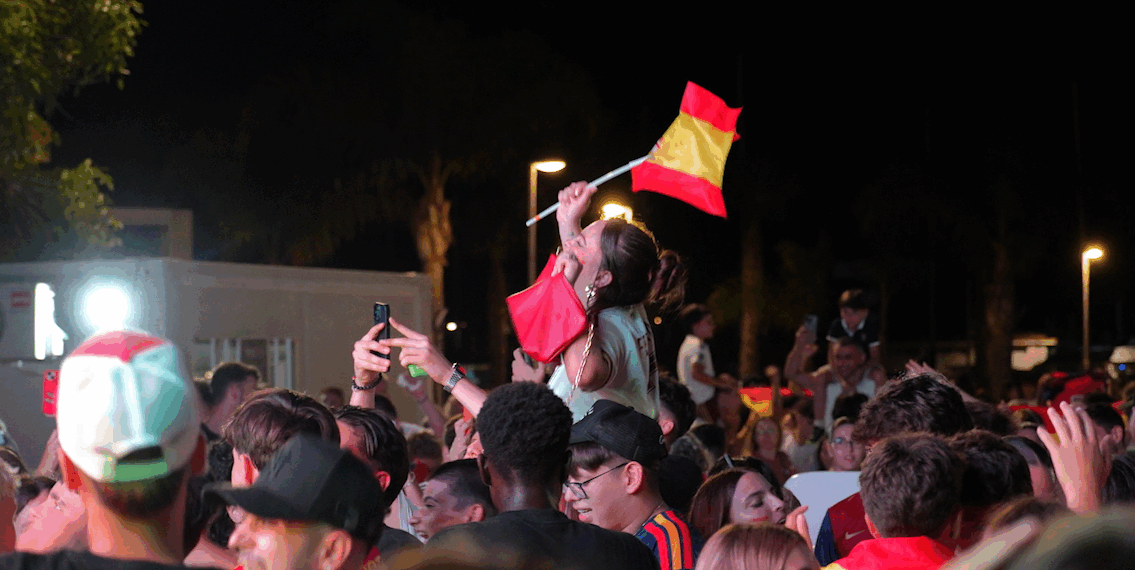 Eufòria a La Ràpita per la victòria d’Espanya al Mundial