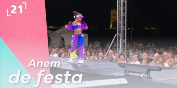 Concurs de Vestits de Paper Amposta
