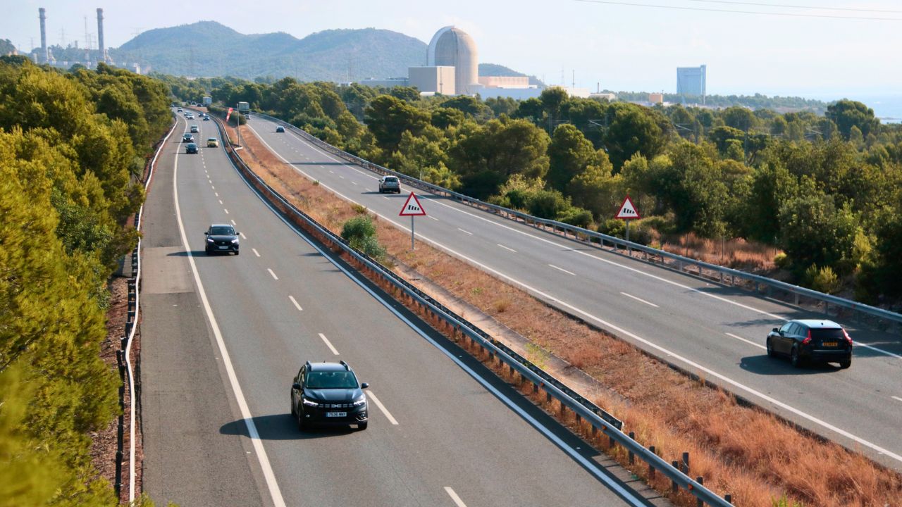 Trànsit fluid a l’AP-7 a les Terres de l’Ebre abans de l’eclipsi