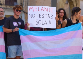 Concentració a Tortosa per denunciar l’agressió a una dona trans