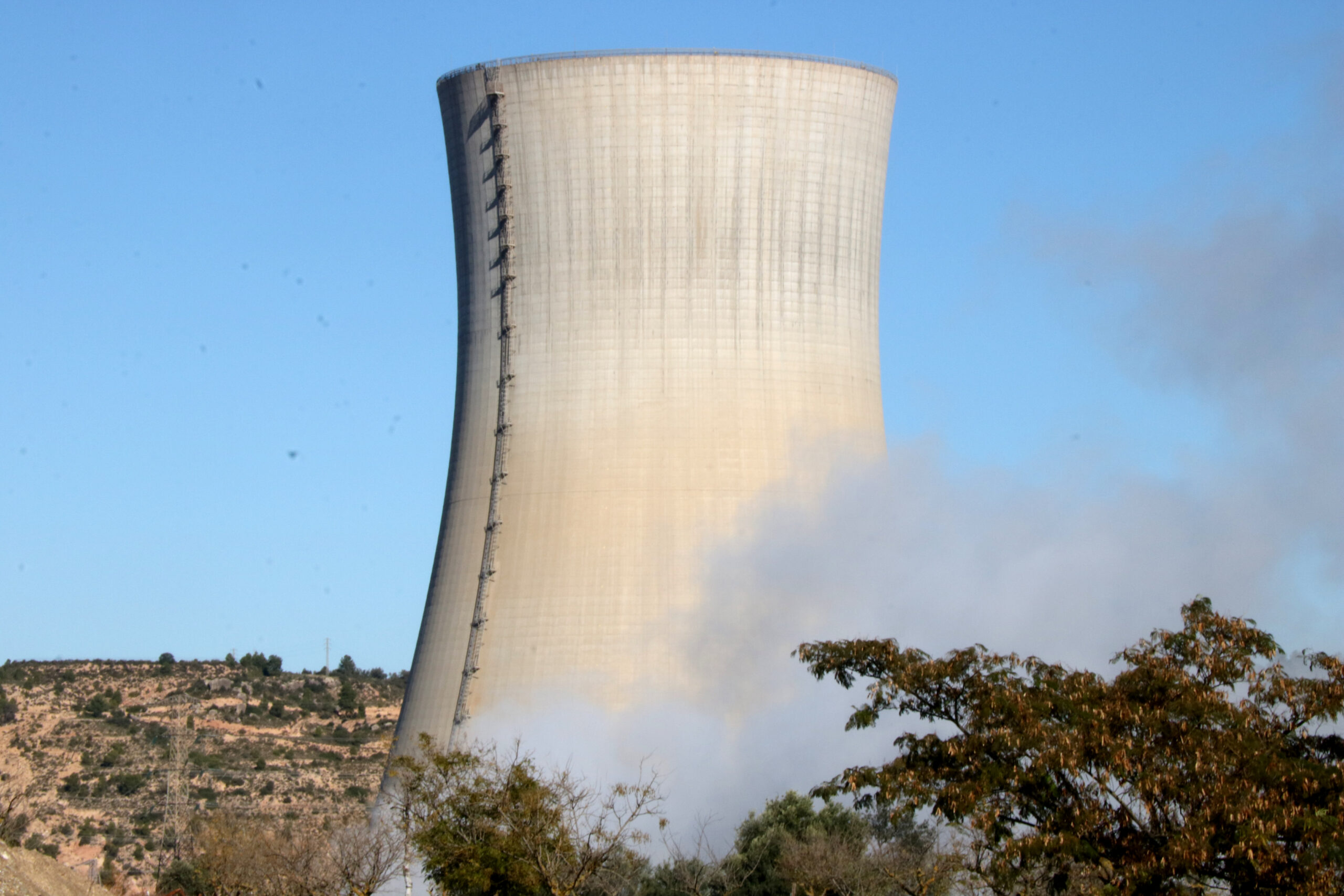 Aturada controlada a la nuclear d’Ascó per intervenir en una vàlvula avariada