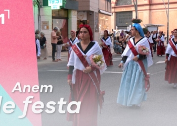 Ofrena de flors i fruits a la Verge de la Cinta a Tortosa