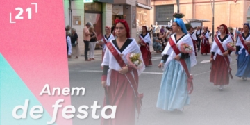 Ofrena de flors i fruits a la Verge de la Cinta a Tortosa