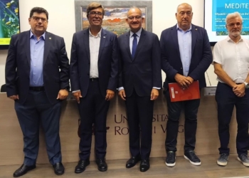 Representants de la URV i la Cambra de Comerç de Tortosa durant la trobada ferroviària