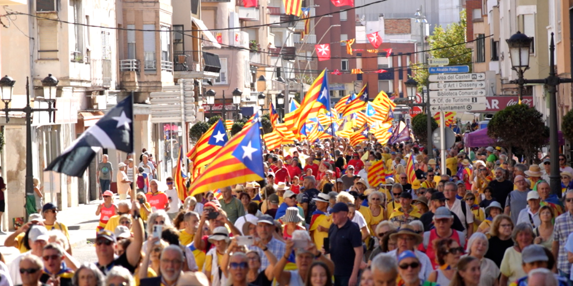 Milers de persones reclamen a Amposta la independència de Catalunya per l’11S