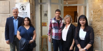 Establiment adherit a la campanya dels Bons Tortosa per impulsar el comerç local