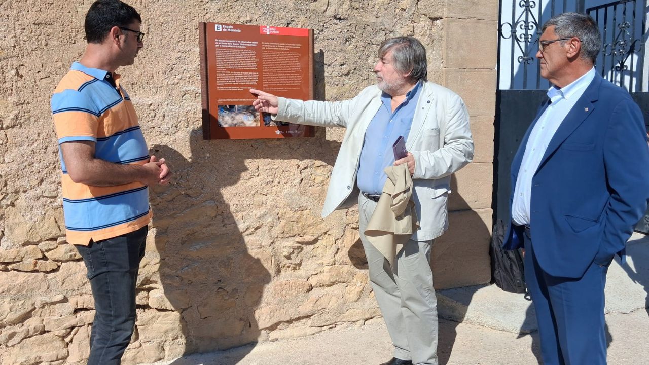Caseres dona sepultura digna a deu víctimes de la Guerra Civil recuperades en tres fosses