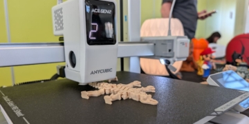 La primera Trobada Maker d’Amposta acosta la tecnologia i la fabricació digital a la ciutadania