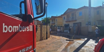 Desperfectes en un carrer de Xerta després de la riada del 6 d’octubre